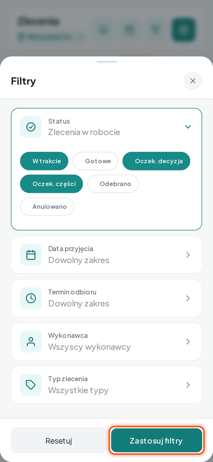 Przycisk Zastosuj filtry na dole panelu filtrów (telefon)