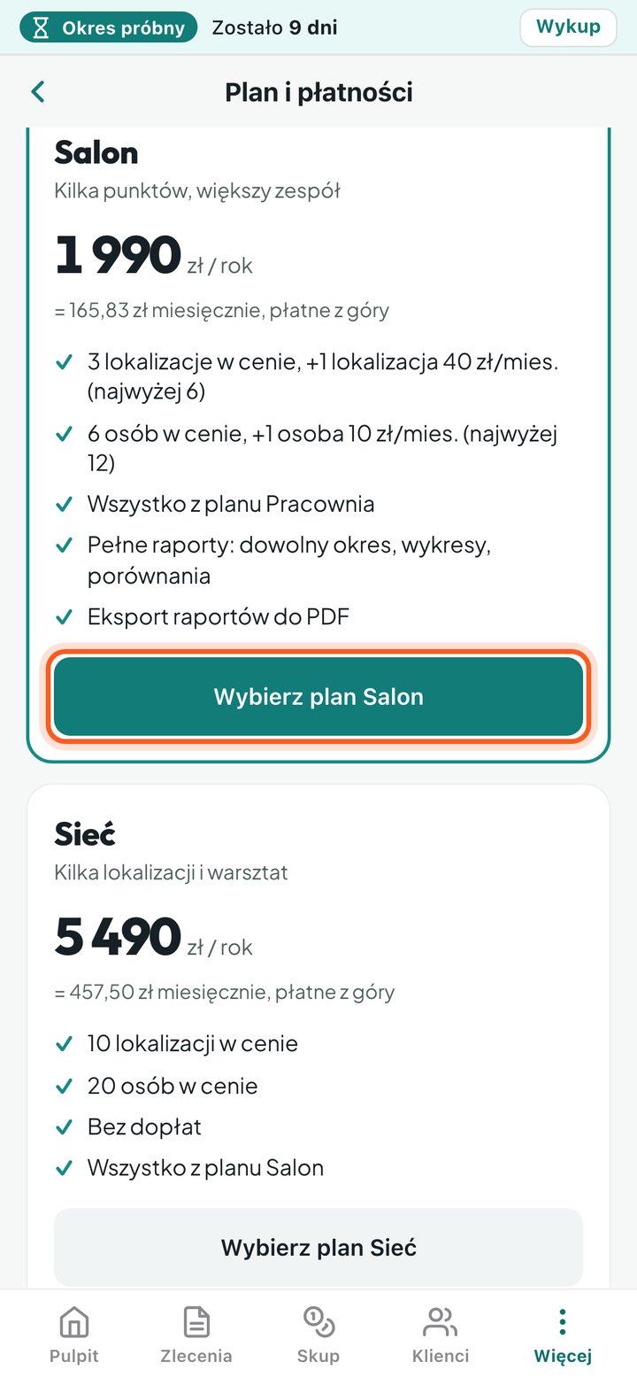 Ekran planów z zaznaczonym przyciskiem Wybierz plan Salon (telefon)