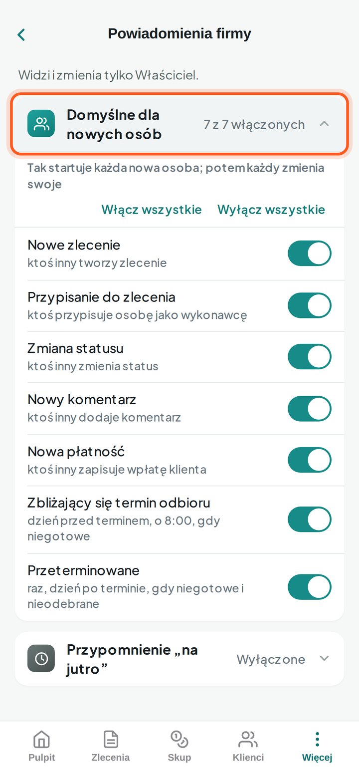 Rozwinięta grupa Domyślne dla nowych osób z siedmioma przełącznikami (telefon)