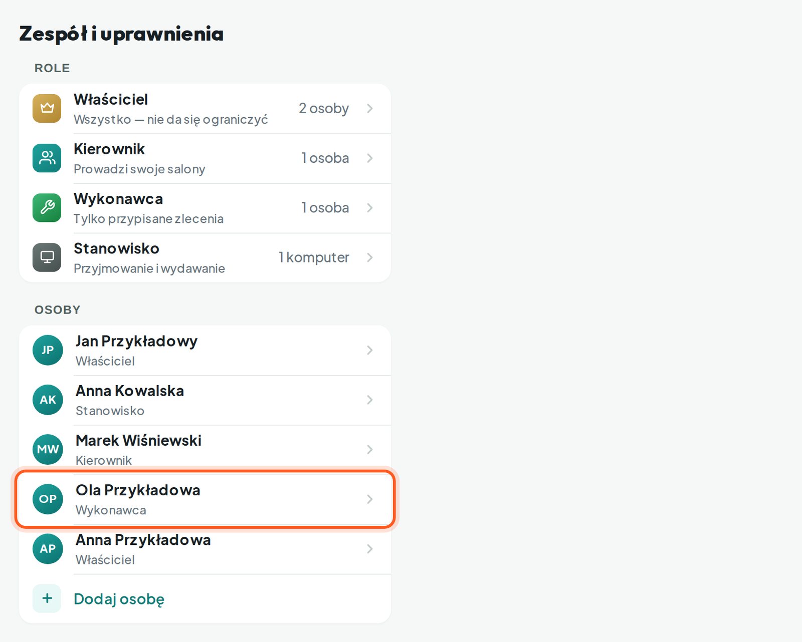 Lista zespołu z zaznaczoną fikcyjną osobą Ola Przykładowa (komputer)