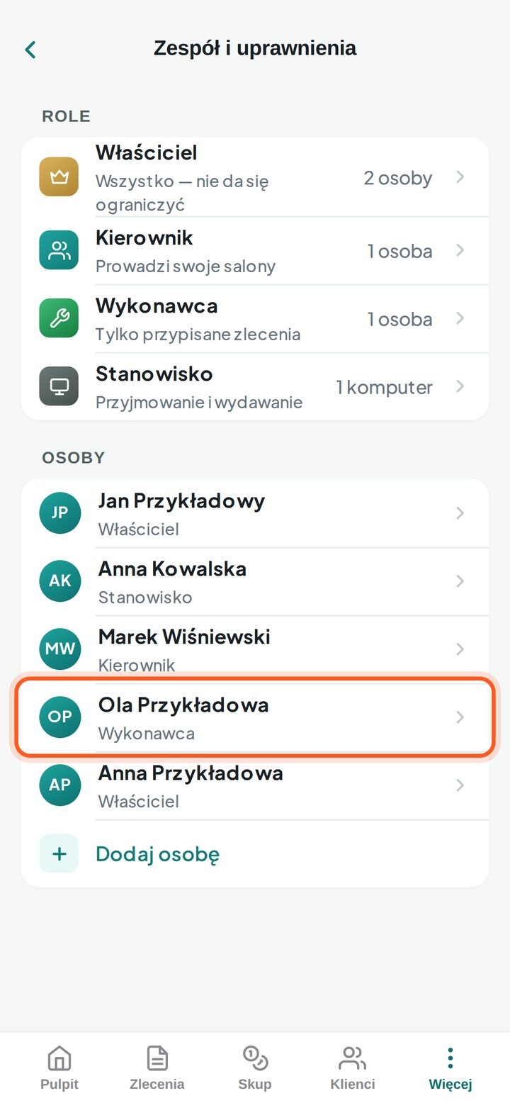 Lista zespołu z zaznaczoną fikcyjną osobą Ola Przykładowa (telefon)